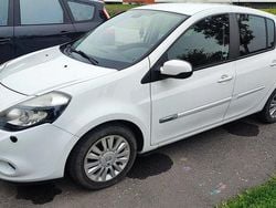 Vit Begagnad 2013 Renault Clio R.S. Halvkombi | 35 000 kr (Bra pris)