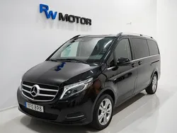 Svart Begagnad 2016 Mercedes V250 Avantgarde Minibuss | 354 800 kr (Marknadspris)