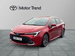 Röd Begagnad 2023 Toyota Corolla Style Kombi | 309 900 kr (Marknadspris)