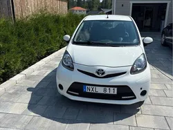 Vit Begagnad 2013 Toyota Aygo Halvkombi | 69 000 kr (Lite dyr)