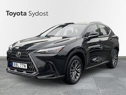 Svart Begagnad 2024 Lexus NX350h SUV | 439 000 kr (Marknadspris)