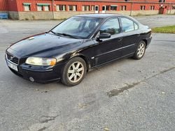 Svart Begagnad 2005 Volvo S60 Momentum Sedan | 23 000 kr (Marknadspris)