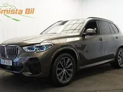Ljusbrun Begagnad 2022 BMW X5 M Sport SUV | 579 800 kr (Superpris)