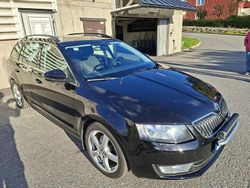 Svart Begagnad 2017 Skoda Octavia Ambition Kombi | 110 000 kr (Marknadspris)