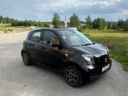 Svart Begagnad 2016 Smart ForFour Halvkombi | 72 000 kr