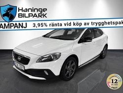 Vit Begagnad 2013 Volvo V40 CC Momentum Kombi | 159 900 kr (Marknadspris)