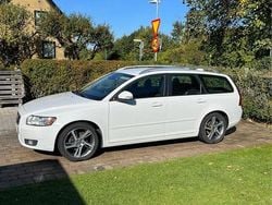 Vit Begagnad 2012 Volvo V50 Momentum Kombi | 65 000 kr (Marknadspris)