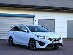 Vit Begagnad 2022 Kia Ceed Sportswagon Kombi | 229 800 kr (Marknadspris)