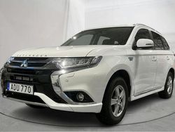 Vit Begagnad 2017 Mitsubishi Outlander Edition SUV | 125 000 kr