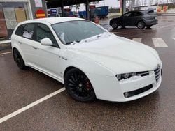 Vit Begagnad 2011 Alfa Romeo 159 Kombi | 74 900 kr