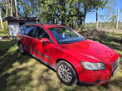 Röd Begagnad 2005 Volvo V50 Kombi | 25 000 kr (Marknadspris)