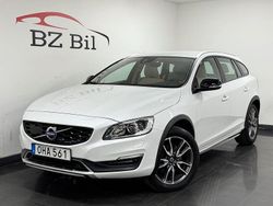 Vit Begagnad 2016 Volvo V60 CC Summum Kombi | 249 900 kr (Marknadspris)