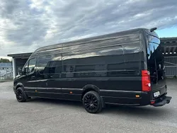 Svart Begagnad 2016 VW Crafter Van | 615 000 kr