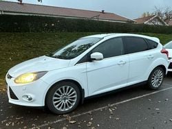 Vit Begagnad 2012 Ford Focus Titanium Halvkombi | 28 000 kr (Superpris)