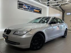 Ljusgrå Begagnad 2009 BMW 525 Sedan | 84 900 kr (Marknadspris)