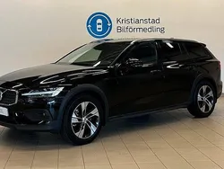 Svart Begagnad 2019 Volvo V60 CC Momentum Kombi | 299 900 kr (Lite dyr)