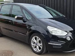 Svart Begagnad 2013 Ford S-MAX Sport Minibuss | 108 000 kr (Marknadspris)