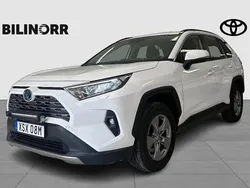 Vit Begagnad 2022 Toyota RAV4 Hybrid SUV | 359 900 kr (Bra pris)