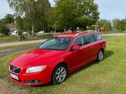 Röd Begagnad 2013 Volvo V70 Summum Kombi | 64 000 kr (Bra pris)