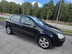 Svart Begagnad 2007 VW Golf V Halvkombi | 20 000 kr (Marknadspris)