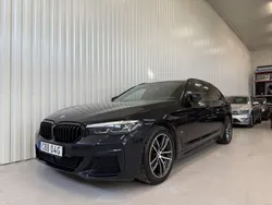 Svart Begagnad 2021 BMW 520 M Sport Kombi | 389 000 kr (Marknadspris)
