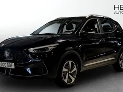 Svart (black) Begagnad 2022 MG ZS Luxury Sedan | 234 900 kr (Superpris)