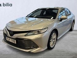 Silver Begagnad 2019 Toyota Camry Hybrid Executive Sedan | 259 900 kr (Marknadspris)