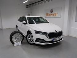 Vit Begagnad 2021 Skoda Octavia Style Kombi | 249 900 kr (Marknadspris)
