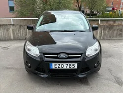 Svart Begagnad 2012 Ford Focus Titanium Halvkombi | 59 000 kr (Marknadspris)