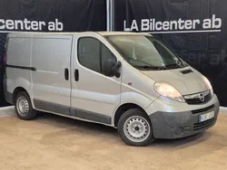 Grå Begagnad 2010 Opel Vivaro Van | 54 900 kr (Marknadspris)