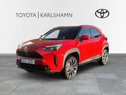 Röd Ny 2024 Toyota Yaris Cross Active SUV | 319 900 kr (Marknadspris)