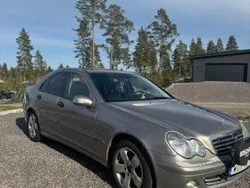Silver Begagnad 2005 Mercedes C220 Classic Sedan | 27 000 kr (Marknadspris)