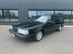 Svart Begagnad 1997 Volvo 940 Kombi | 185 000 kr