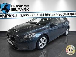 Blå Begagnad 2016 Volvo V40 Kinetic Kombi | 129 995 kr (Marknadspris)