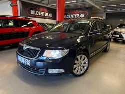 Svart Begagnad 2011 Skoda Superb Elegance Halvkombi | 59 900 kr (Marknadspris)