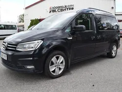 Svart Begagnad 2018 VW Caddy Maxi Life Life Minibuss | 99 900 kr