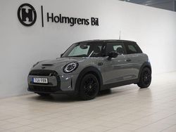 Grå Begagnad 2022 Mini Cooper Essential Halvkombi | 219 500 kr (Marknadspris)