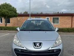 Grå Begagnad 2010 Peugeot 207 Halvkombi | 23 900 kr (Bra pris)
