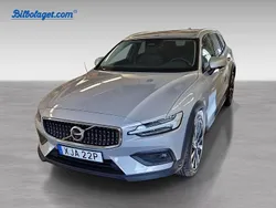 Silver Begagnad 2023 Volvo V60 CC Plus Kombi | 439 000 kr (Marknadspris)