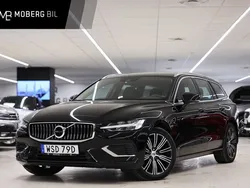 Svart Begagnad 2022 Volvo V60 Inscription Kombi | 399 900 kr (Marknadspris)