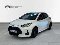Vit Begagnad 2022 Toyota Yaris Hybrid Style Halvkombi | 219 900 kr (Bra pris)
