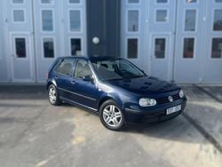 Mörkblå (blå) Begagnad 2003 VW Golf IV Halvkombi | 22 900 kr (Marknadspris)