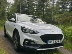 Vit Begagnad 2022 Ford Focus Active Kombi | 185 900 kr (Marknadspris)