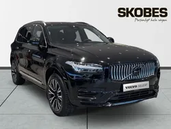 Svart Begagnad 2023 Volvo XC90 Plus SUV | 709 900 kr (Marknadspris)