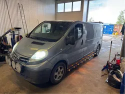 Grå Begagnad 2008 Nissan Primastar Minibuss | 25 000 kr