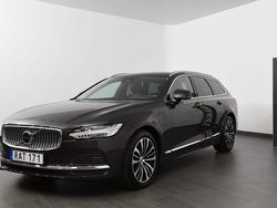 Grå Begagnad 2024 Volvo V90 Core Kombi | 439 800 kr (Marknadspris)