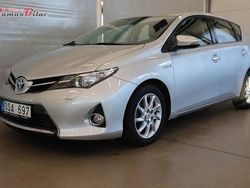 Silver Begagnad 2013 Toyota Auris Active Halvkombi | 119 900 kr (Lite dyr)