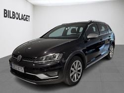 Svart Begagnad 2016 VW Golf Alltrack Kombi | 124 800 kr (Marknadspris)