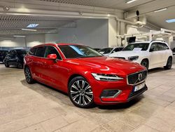 Röd (fusion red metallic) Begagnad 2023 Volvo V60 Core Kombi | 379 000 kr (Marknadspris)
