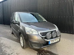Begagnad 2018 Peugeot Partner Tepee Minibuss | 159 000 kr (Lite dyr)